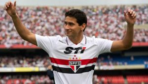 Ganso Resmi ke Sevilla