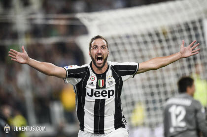 Higuain Antarkan Juventus Libas Fiorentina