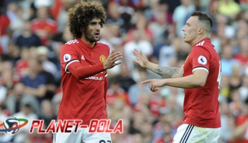 Liga Inggris : Manchester United Masih di Atas
