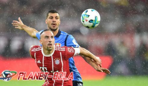 Ancelotti Komentari Aksi Membuang Jersey Franck Ribery
