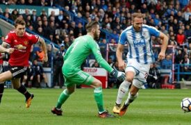 Huddersfield Town Tumbangkan Setan Merah, Mourinho Tambahkan Catatan Buruknya
