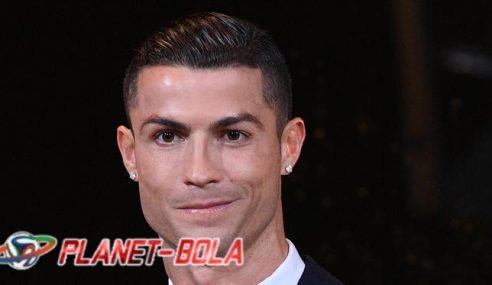 Mourinho: Ronaldo Bisa seperti Pele