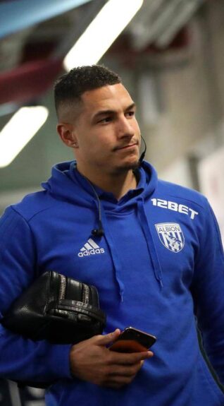 Jake Livermore Telah Dibebaskan Dari Tindakan FA Karena Insiden Dengan Pendukung West Ham, Getty