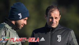 Allegri Bikin Chelsea Gigit Jari