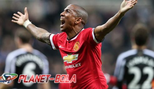 Ashley Young Impikan Bela Inggris di Piala Dunia 2018
