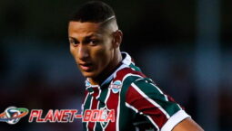 MU dan Chelsea Bersaing Dapatkan Gelandang Watford