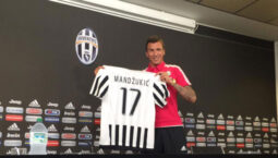 MU Incar Mario Mandzukic