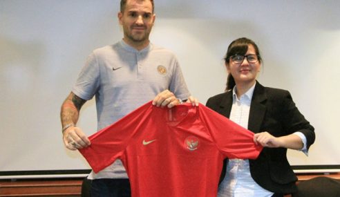 Simon McMenemy Resmi Jadi Pelatih Timnas Indonesia