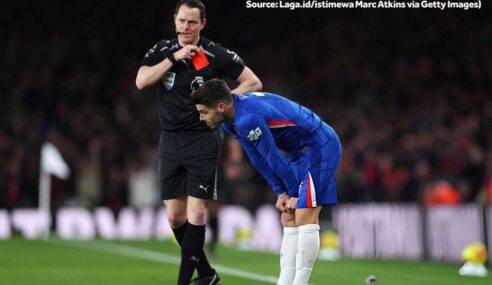 Arsenal vs Chelsea: Liam Rosenior Merasa Dipermainkan oleh Kartu Merah