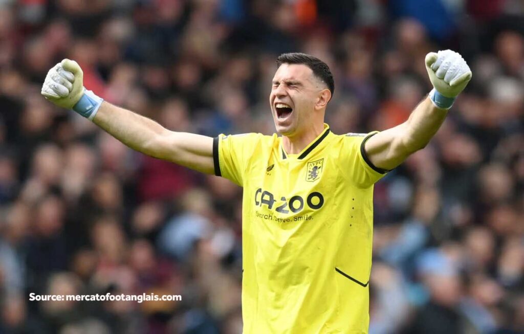 juventus incar emiliano martinez aston villa kiper argentina