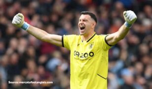 Juventus Siap Bajak Emiliano Martinez dari Aston Villa